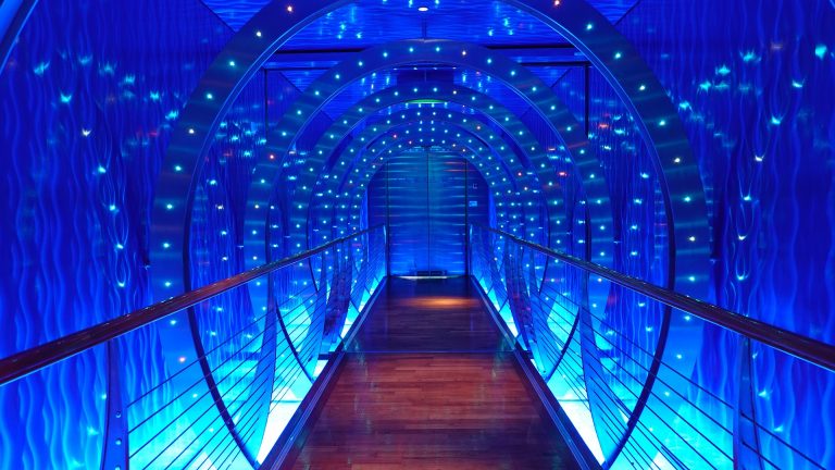 esposizione alla luce blu neuroscience invecchiamento neurodegenerative sonno