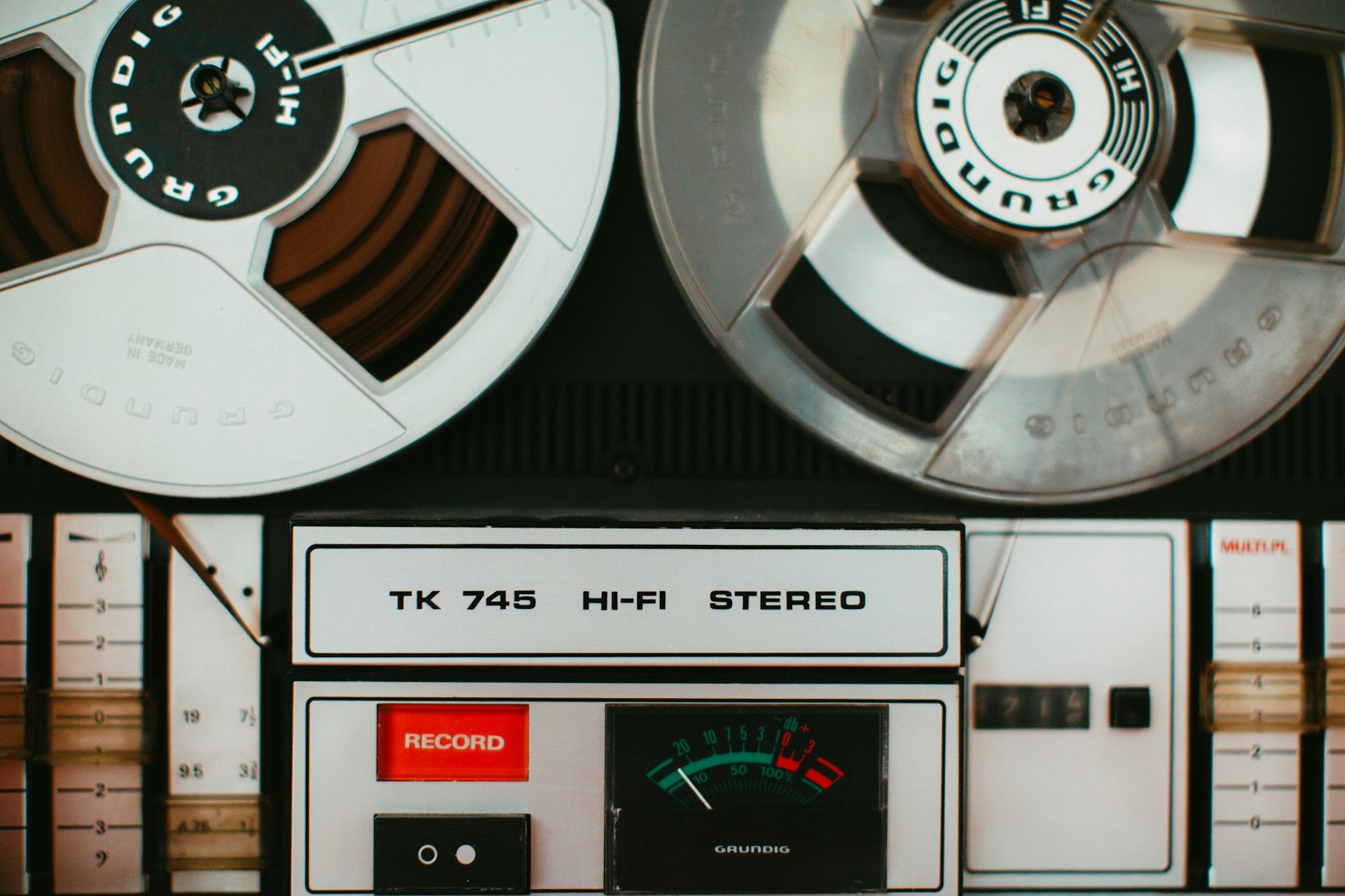 markus-spiske-gnhxvdGmGG8-unsplash